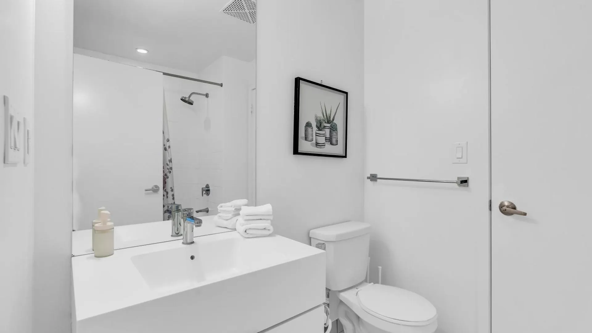 Lake View Suite - 1 Free Parking Toronto Kanada